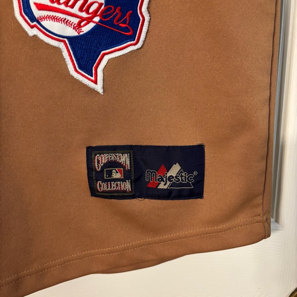 Majestic Cooperstown Men’s Tan Baseball Jersey with Team Logos Retro, Size XL - Picture 4 of 8